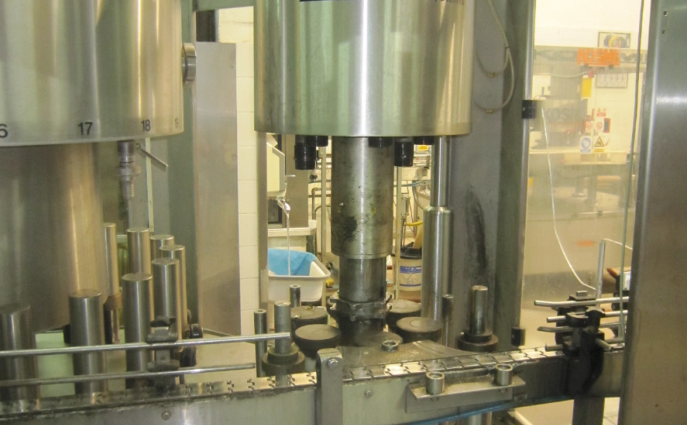 Servis i rekonstrukcija linije za punjenje jakih alkoholnih pića u male bočice