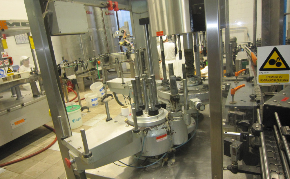 Servis i rekonstrukcija linije za punjenje jakih alkoholnih pića u male bočice