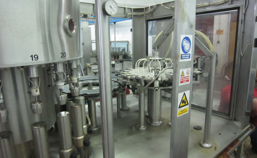 Servis i rekonstrukcija linije za punjenje jakih alkoholnih pića u male bočice