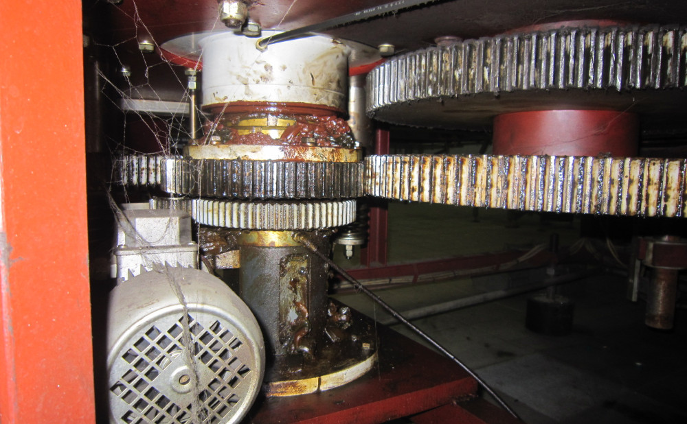 Servis i rekonstrukcija linije za punjenje jakih alkoholnih pića u male bočice